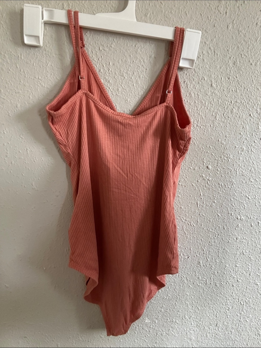 Forever 21 Ribbed V-Neck Cami Bodysuit in Coral - Picture 2 of 3